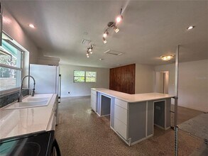 1215 NE 21 Ave in Gainesville, FL - Building Photo - Building Photo