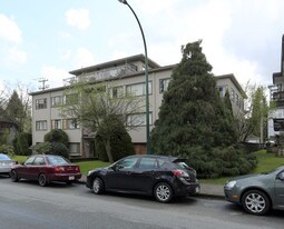 1110 W 10th Ave in Vancouver, BC - Building Photo
