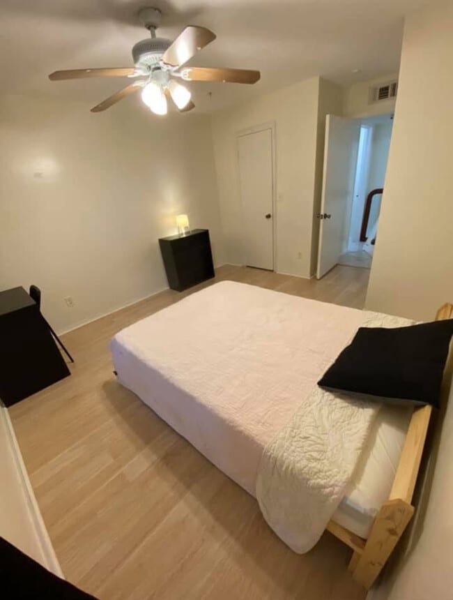 2305 N Congress Ave, Unit Apt 27