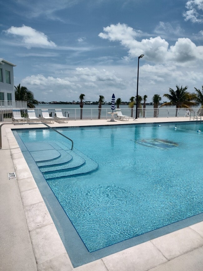 10877 Overseas Hwy, Unit 96 in Marathon, FL - Building Photo - Building Photo