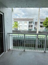 8520 SW 212th St in Cutler Bay, FL - Building Photo - Building Photo
