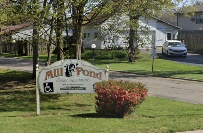 100 W Mill Pond in Brooklyn, MI - Building Photo - Building Photo