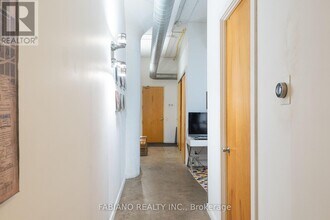 155-155 Dalhousie St in Toronto, ON - Building Photo - Building Photo