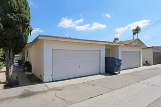 1026 N Shattuck Pl in Orange, CA - Building Photo - Building Photo