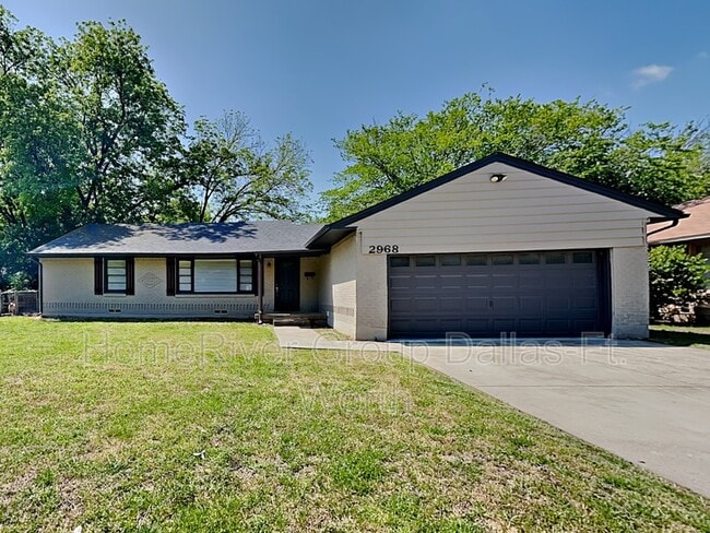 property at 2968 Phyllis Ln