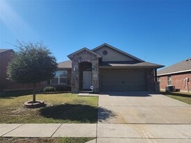 12112 Castleford Way in Crowley, TX - Building Photo