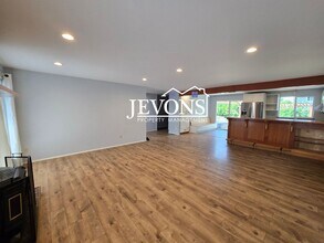 707 3rd Ave in Zillah, WA - Building Photo - Building Photo