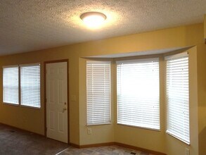 1079 Oxfordshire Dr in Columbus, OH - Building Photo - Building Photo