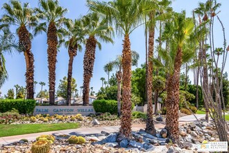 5205 E Waverly Dr in Palm Springs, CA - Foto de edificio - Building Photo