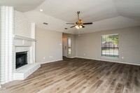 4018 Drakestone Ave in Rowlett, TX - Foto de edificio - Building Photo