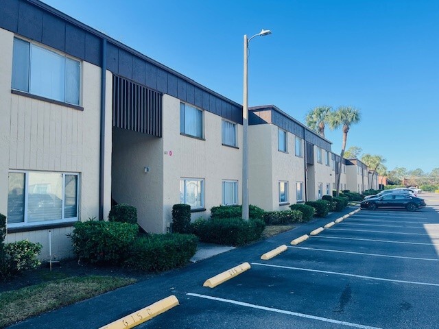 625 N Keene Rd in Clearwater, FL - Building Photo