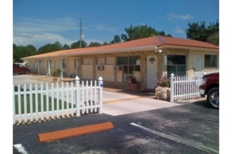 4520 Gulfstream Dr in Naples, FL - Foto de edificio - Building Photo