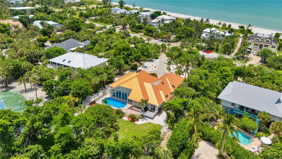 4090 W Gulf Dr in Sanibel, FL - Building Photo