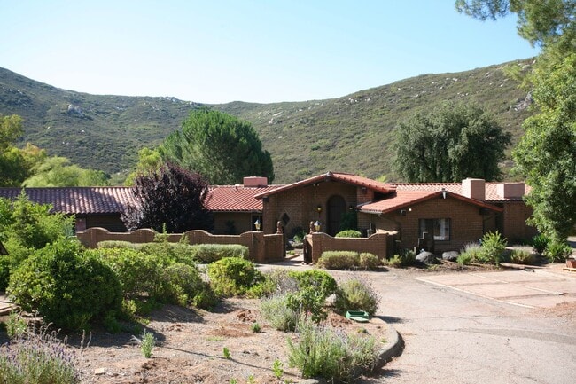 4085 Via Palo Verde Lago