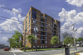 The Paragon in Hackensack, NJ - Building Photo - Building Photo