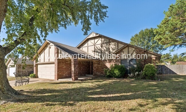 11168 S Douglas Ave in Jenks, OK - Building Photo - Building Photo