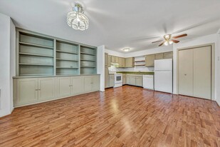 5260 Crossbow Cir, Unit 15C in Cave Spring, VA - Building Photo