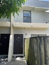 2446 NW 52nd Ave, Unit 2446 in Lauderhill, FL - Foto de edificio - Building Photo