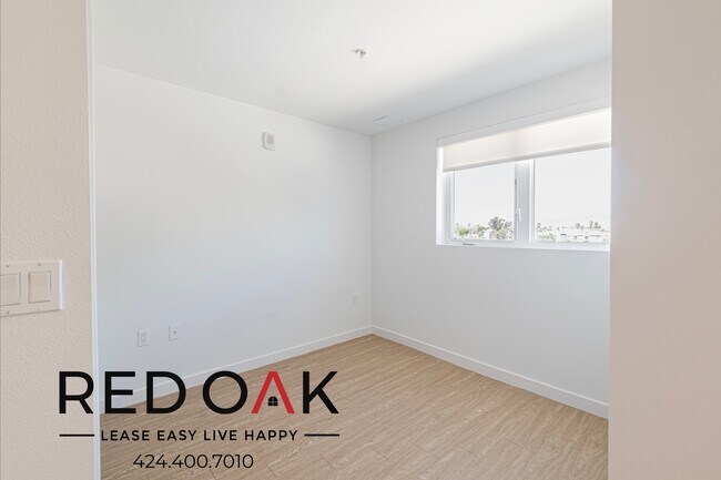 11405 Chandler Blvd in Los Angeles, CA - Building Photo - Building Photo