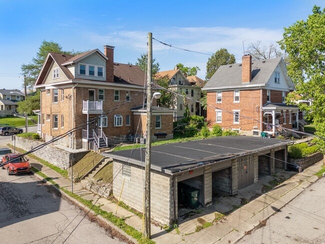 2744 Madison Rd in Cincinnati, OH - Building Photo - Building Photo