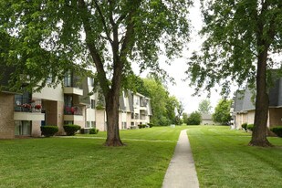 Baypointe Apartments in Saginaw, MI - Building Photo