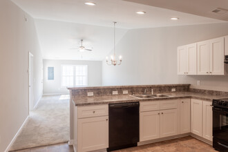 Towns on Imperial in Staunton, VA - Building Photo - Interior Photo