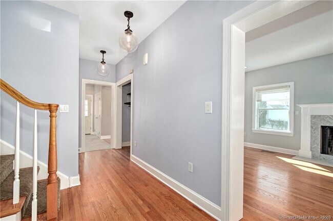 7 Richland Rd in Greenwich, CT - Building Photo - Building Photo