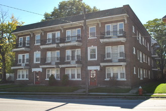 Overlake Apartments in Cleveland, OH - Building Photo - Building Photo