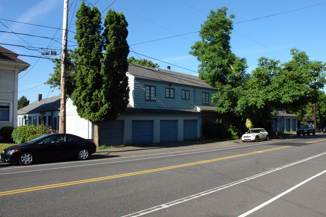 1908 NE Multnomah St in Portland, OR - Building Photo