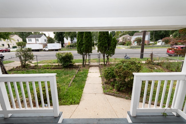 1012 East-West Hwy in Takoma Park, MD - Building Photo - Building Photo