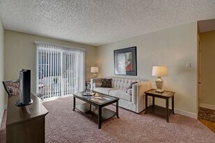 Acacia Park in Odessa, TX - Building Photo