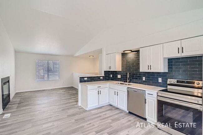 17032 E Arkansas Dr in Aurora, CO - Foto de edificio - Building Photo