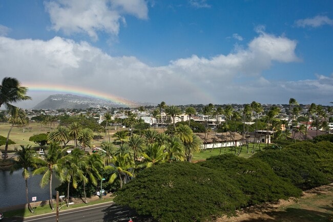 320 ?Ainakea Way in Honolulu, HI - Building Photo - Building Photo