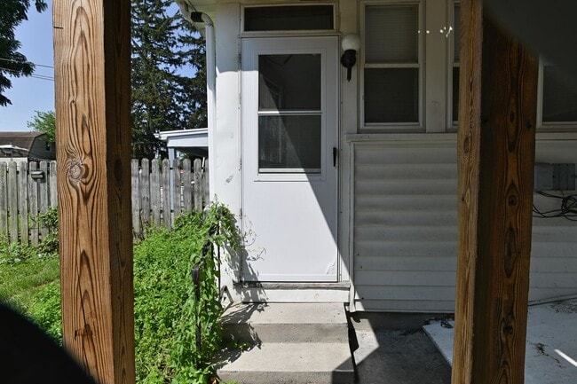 42 E Locust St in Mechanicsburg, PA - Building Photo - Building Photo