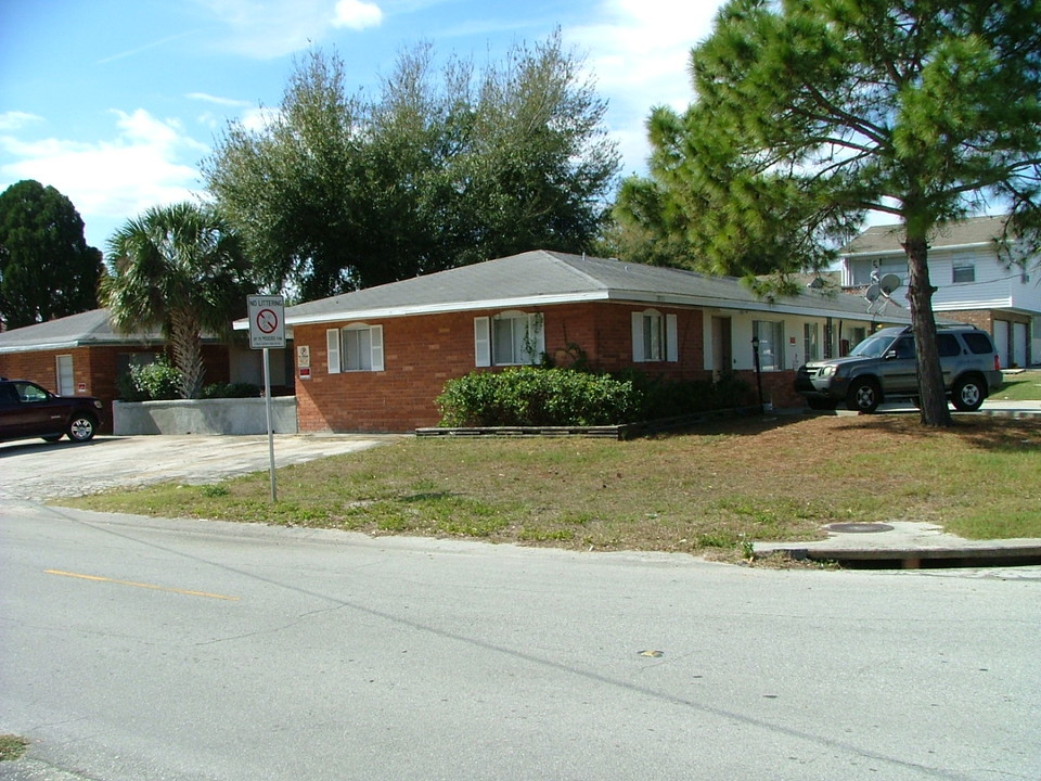 1800 3rd Ct SE in Winter Haven, FL - Building Photo