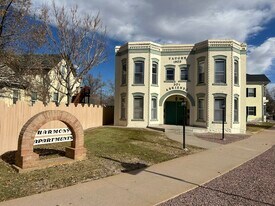 301 W Abriendo Ave, Unit 2 in Pueblo, CO - Building Photo