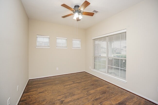 property at 1323 Colonial Manor Dr