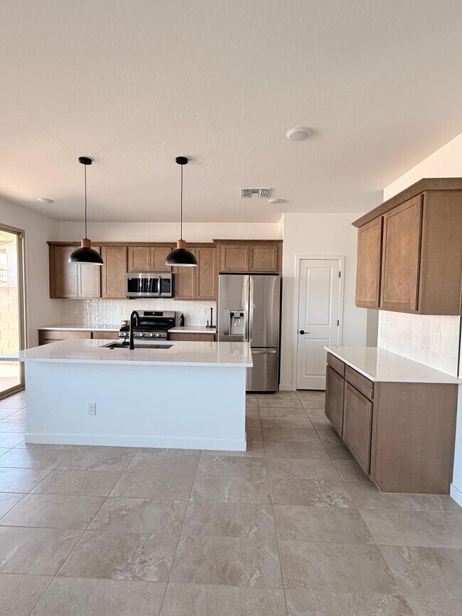 3330 S 180th Ln in Goodyear, AZ - Building Photo - Building Photo