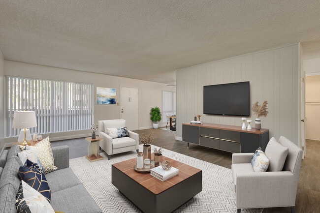 Dorchester STOP IN FOR MOVE IN BONUS! in San Diego, CA - Building Photo - Building Photo