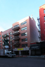 175 Mulberry St in New York, NY - Building Photo - Building Photo