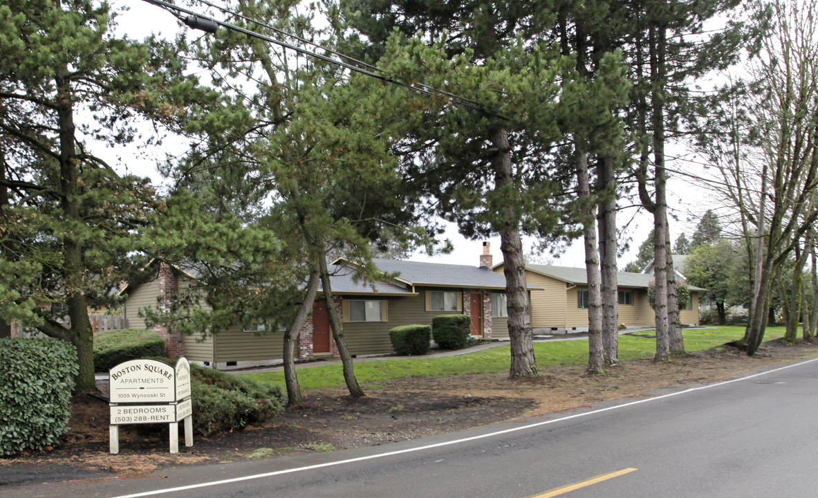 Boston Square Apartments in Newberg, OR - Building Photo