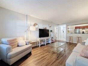 406 S Cedar Ave in Tampa, FL - Building Photo - Building Photo