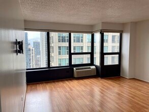 30 W Huron St, Unit 02606 in Chicago, IL - Building Photo - Building Photo