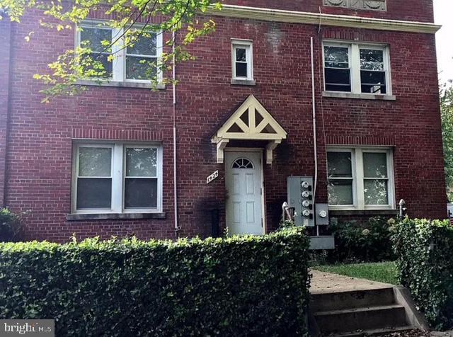 property at 1424 Staples St NE