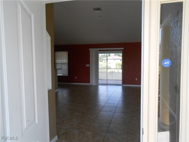 407 Chamonix Ave S in Lehigh Acres, FL - Building Photo - Building Photo
