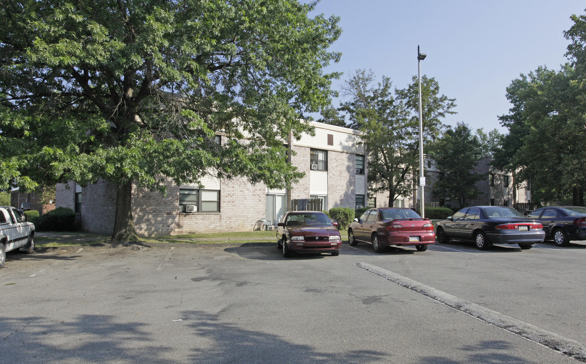 Palisades Manor in Braddock, PA - Foto de edificio