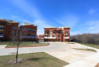 Riverside Park Apartment Homes- Phase II in Farmers Branch, TX - Foto de edificio - Building Photo