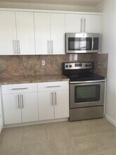 7722 Camino Real in Miami, FL - Building Photo - Building Photo