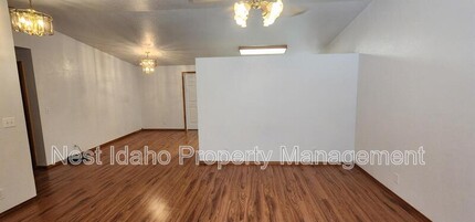 5048 S Cole Rd in Boise, ID - Building Photo - Building Photo