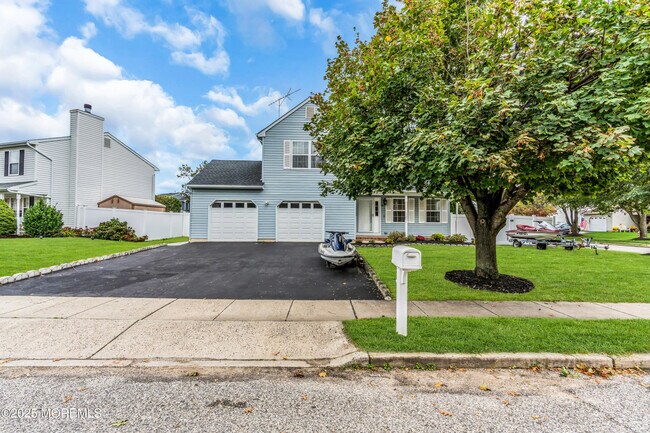 922 Quincy Dr in Brick, NJ - Foto de edificio - Building Photo